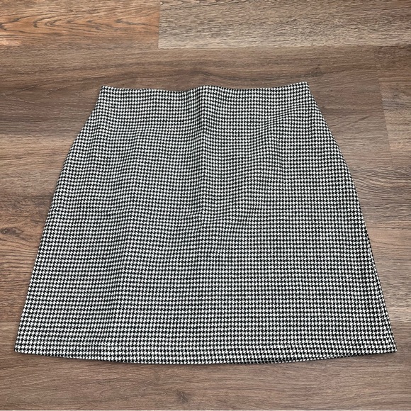 SHEIN Dresses & Skirts - Shein A-Line Mini Skirt Black and White Houndstooth Size Small